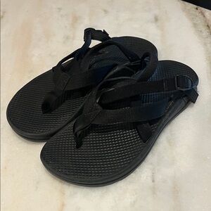 Chaco size 8 slip-on Strappy Sandals